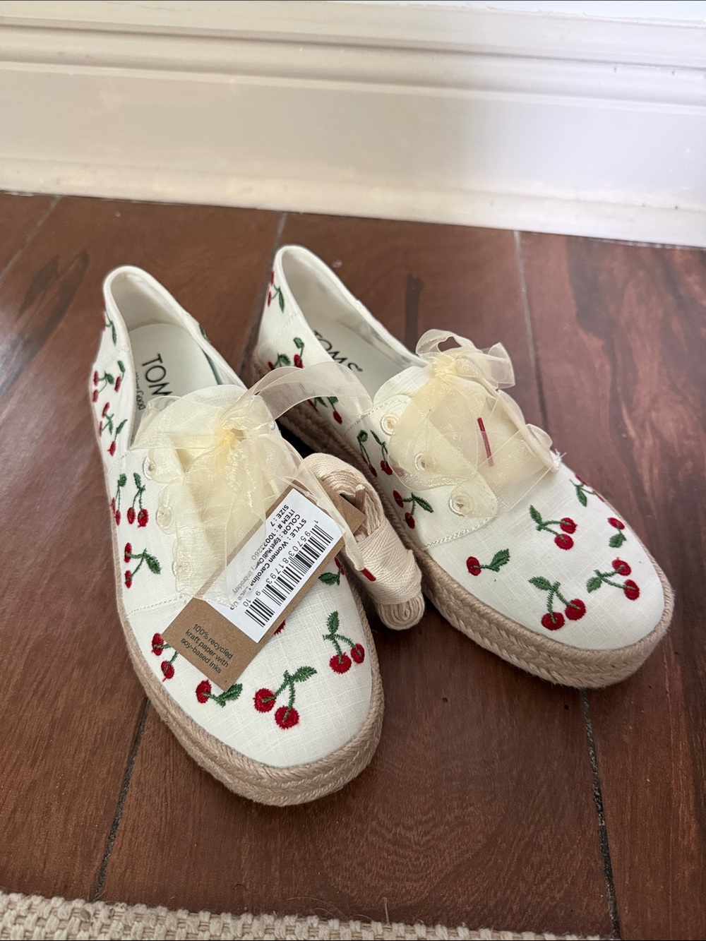 Toms Cream Canvas Cherry Embroidered Espadrille Sneakers - Picture 2 of 10